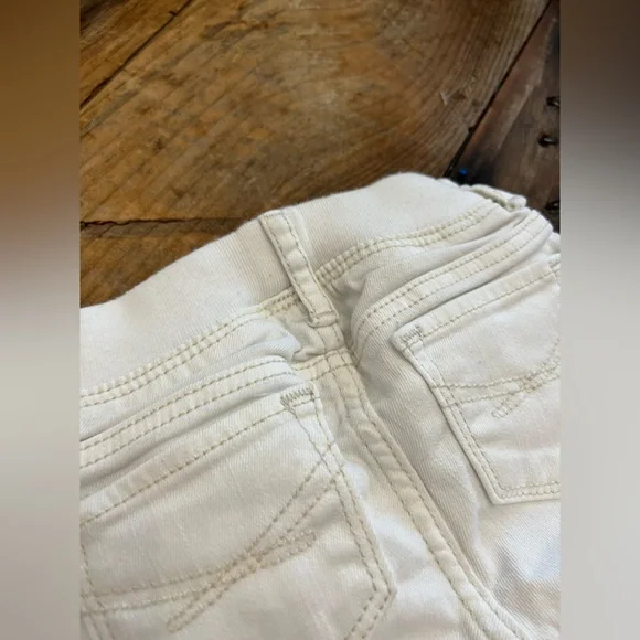 Baby Gap white jeans, stretch waist. - Picture 4 of 5